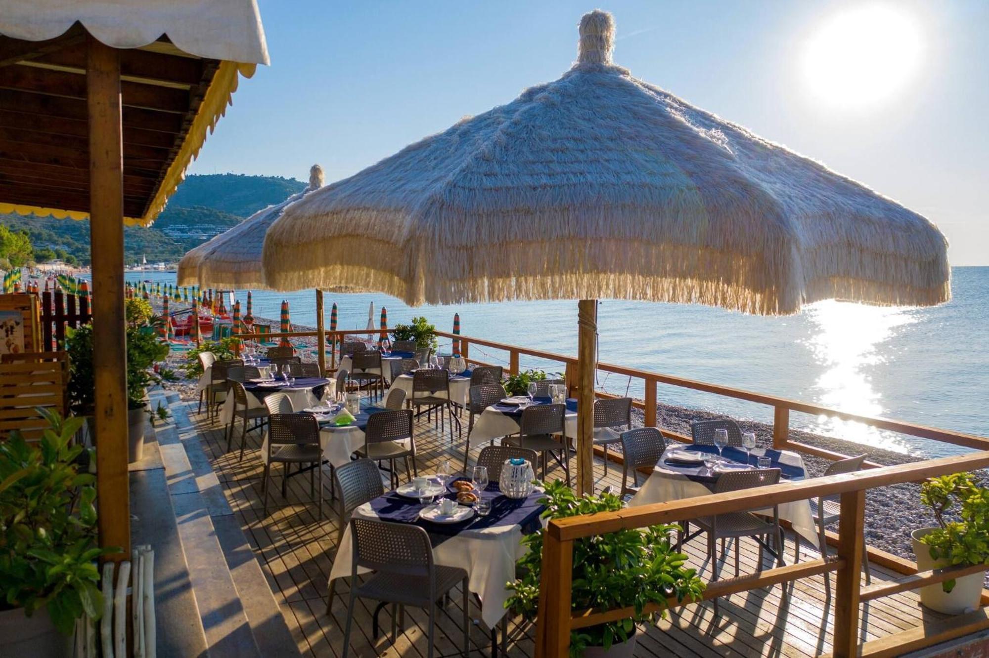 Saracena Holiday Home Featured With Private Beach And Swimming Pool มัตตีนาตา ภายนอก รูปภาพ