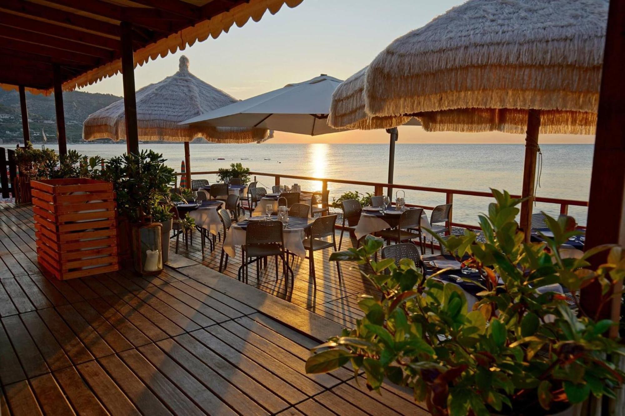 Saracena Holiday Home Featured With Private Beach And Swimming Pool มัตตีนาตา ภายนอก รูปภาพ