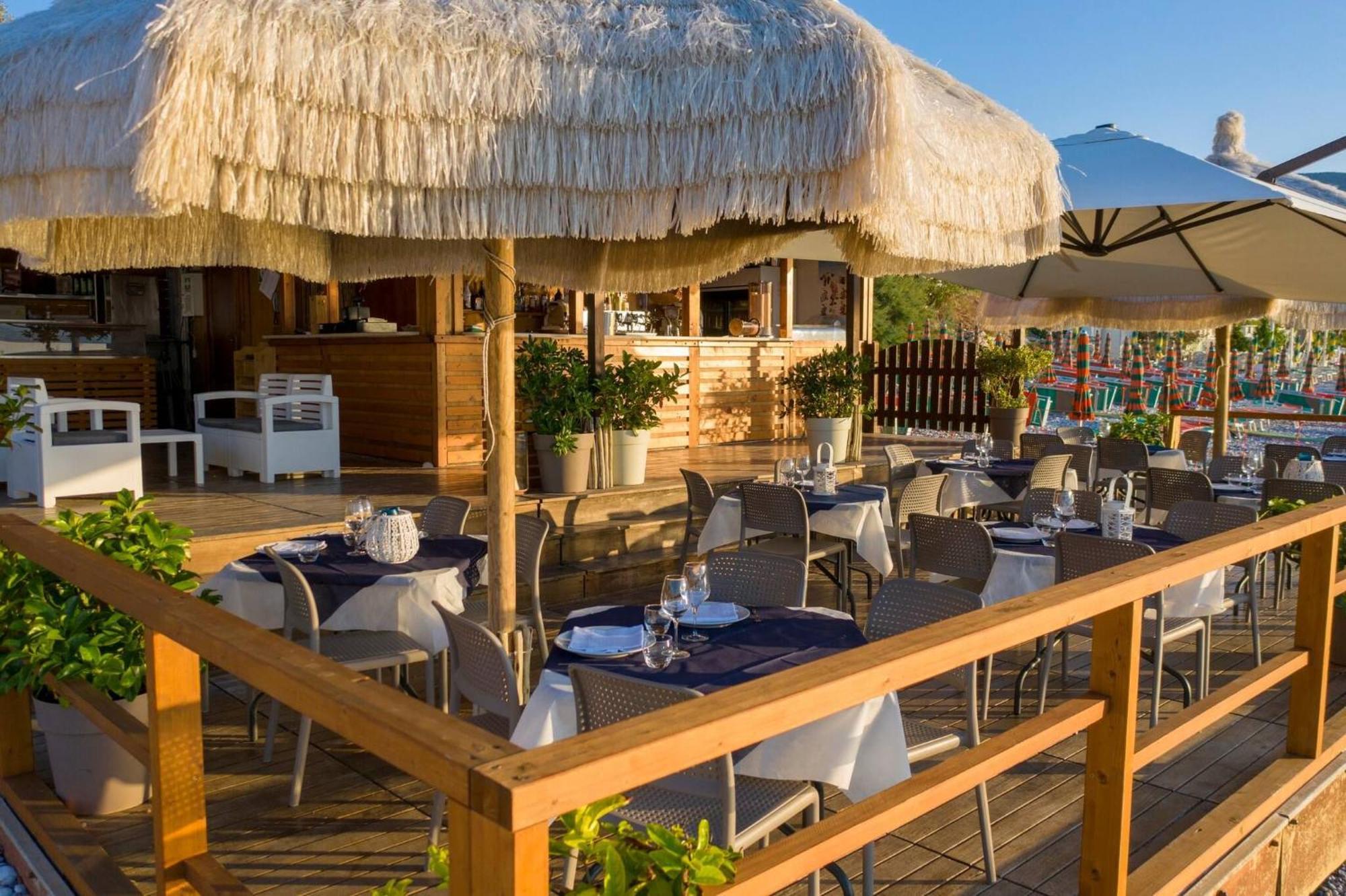 Saracena Holiday Home Featured With Private Beach And Swimming Pool มัตตีนาตา ภายนอก รูปภาพ