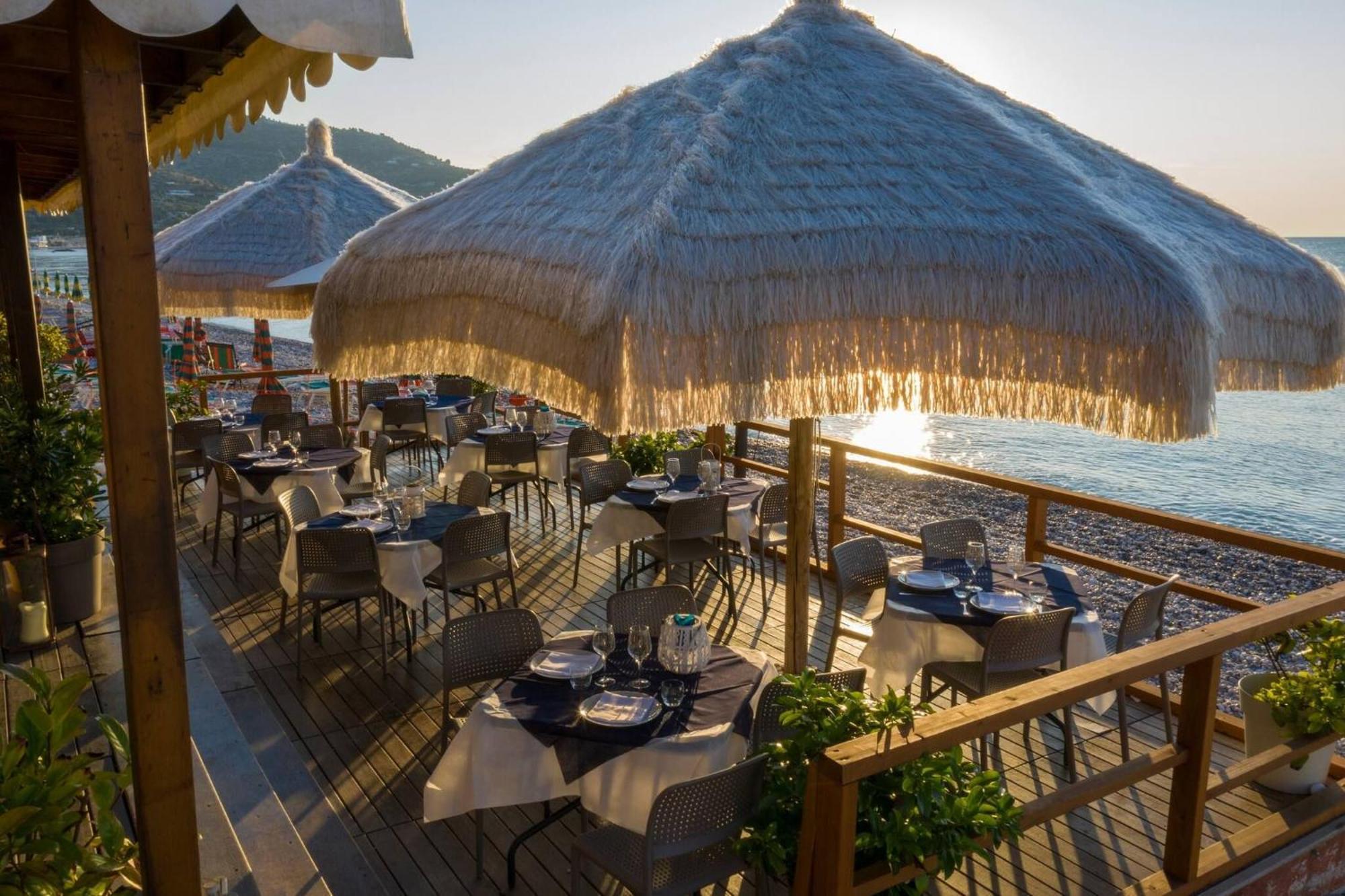 Saracena Holiday Home Featured With Private Beach And Swimming Pool มัตตีนาตา ภายนอก รูปภาพ